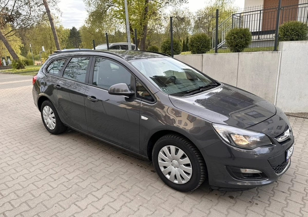 Opel Astra cena 25900 przebieg: 177500, rok produkcji 2015 z Szczecin małe 79